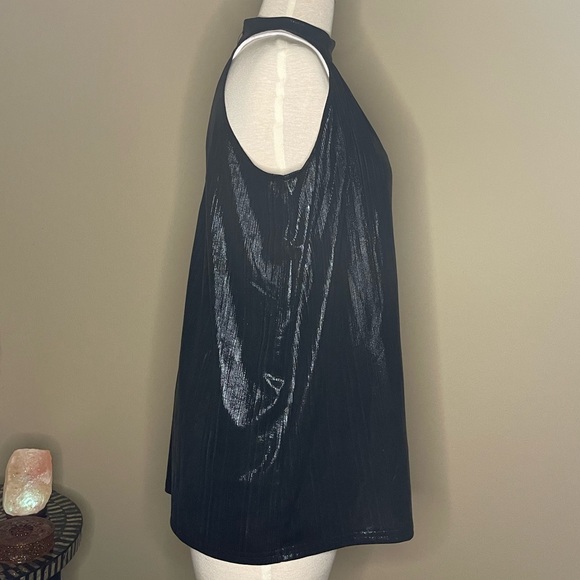 Shimmery Halter Blouse - Picture 4 of 4